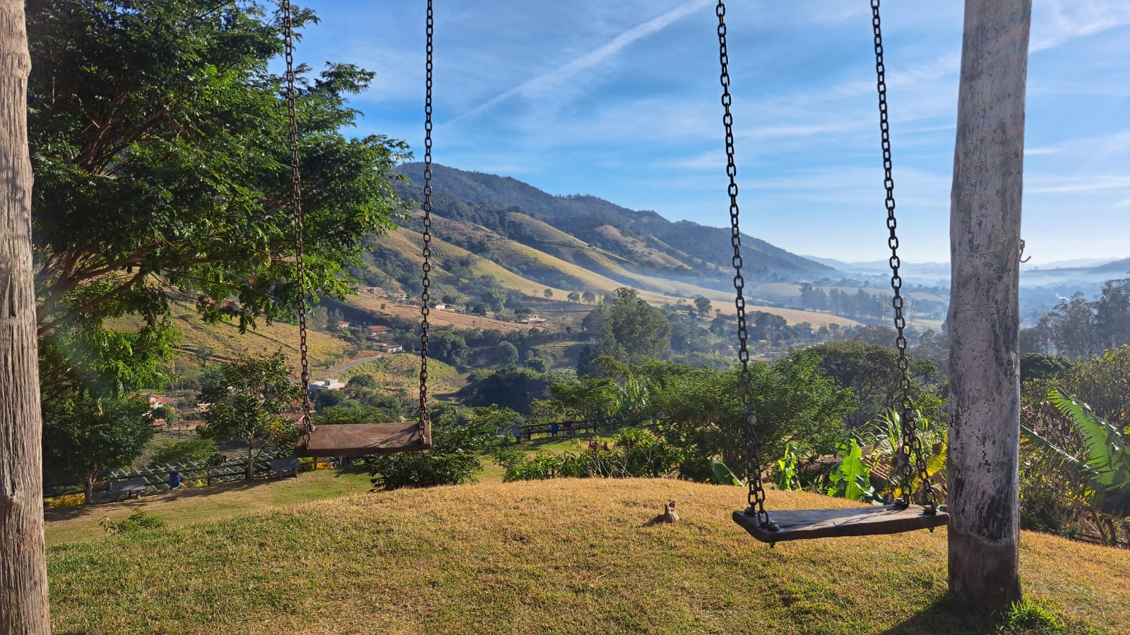 Família acampando no Camping Pais e Filhos